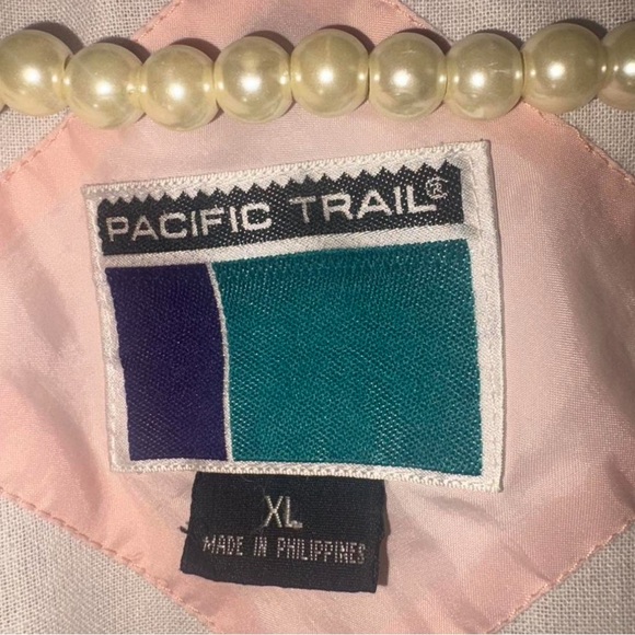 VINTAGE Pacific Trail Pale Pink Windbreaker Jacket with Angel Pin 👼🏼 - Picture 2 of 6